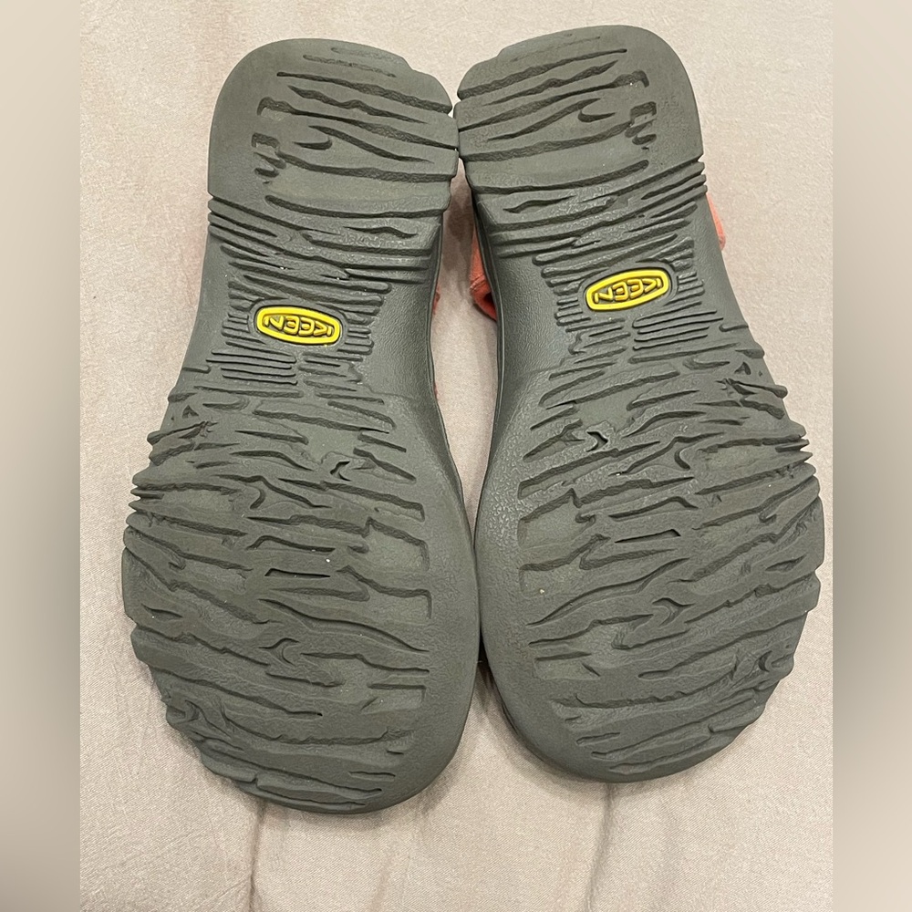 KEEN Whisper Waterproof Hiking Sport Sandal kids size 13 shoe Coral Orange Multi - Picture 3 of 6